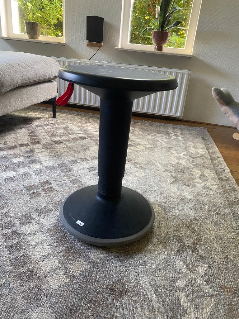 Ergonomische kruk, werkkruk UP, merk Interstuhl, Gebruikt, Zwart, Ophalen of Verzenden, Bureaukruk