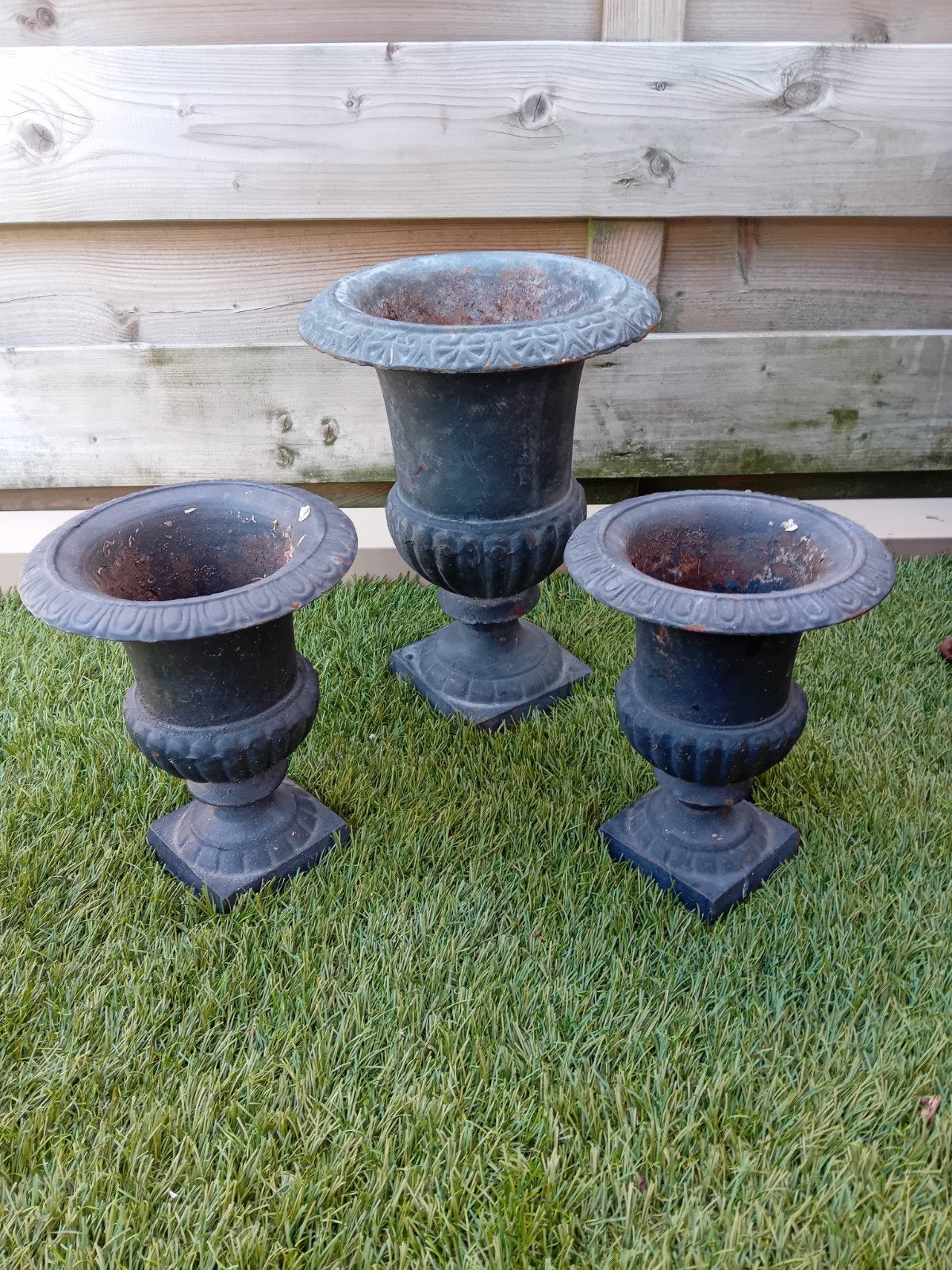 3 gietijzeren bloempotten voor tuin of balkon, Ophalen, Gebruikt, Rond, Metaal