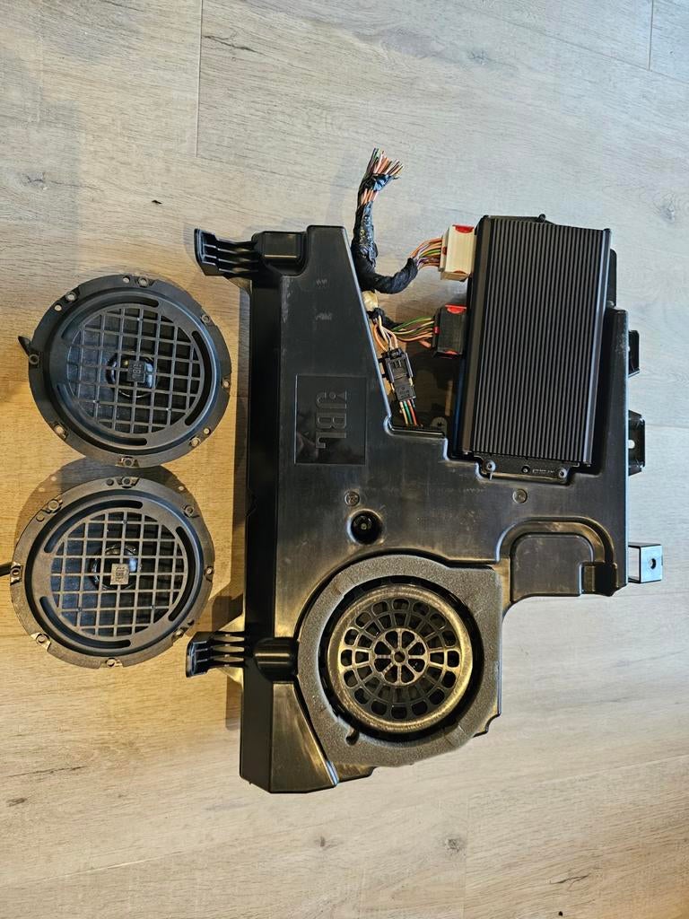 JBL Audio Systeem met Subwoofer en Speakers, Auto diversen, Autoradio's, Ophalen of Verzenden, Gebruikt