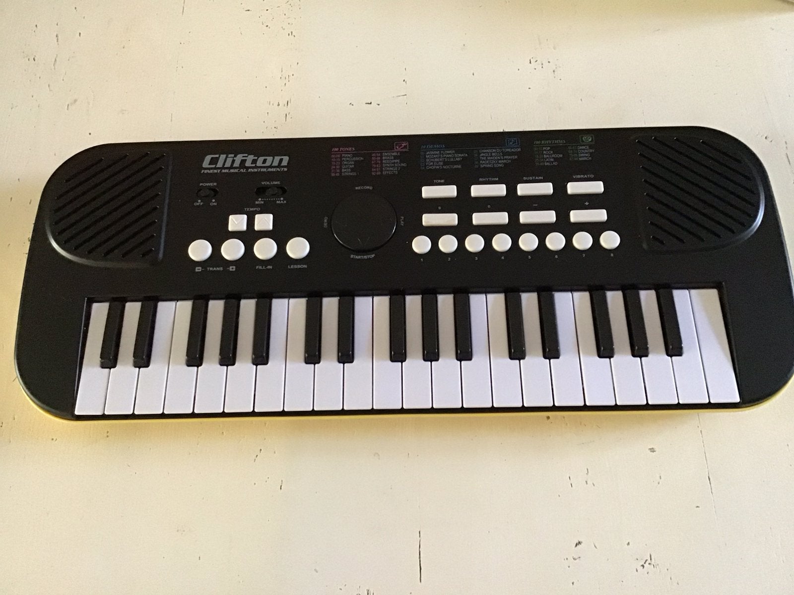 Keyboard klein compact licht en draadloos, Ophalen, Zo goed als nieuw, 61 toetsen, Overige merken