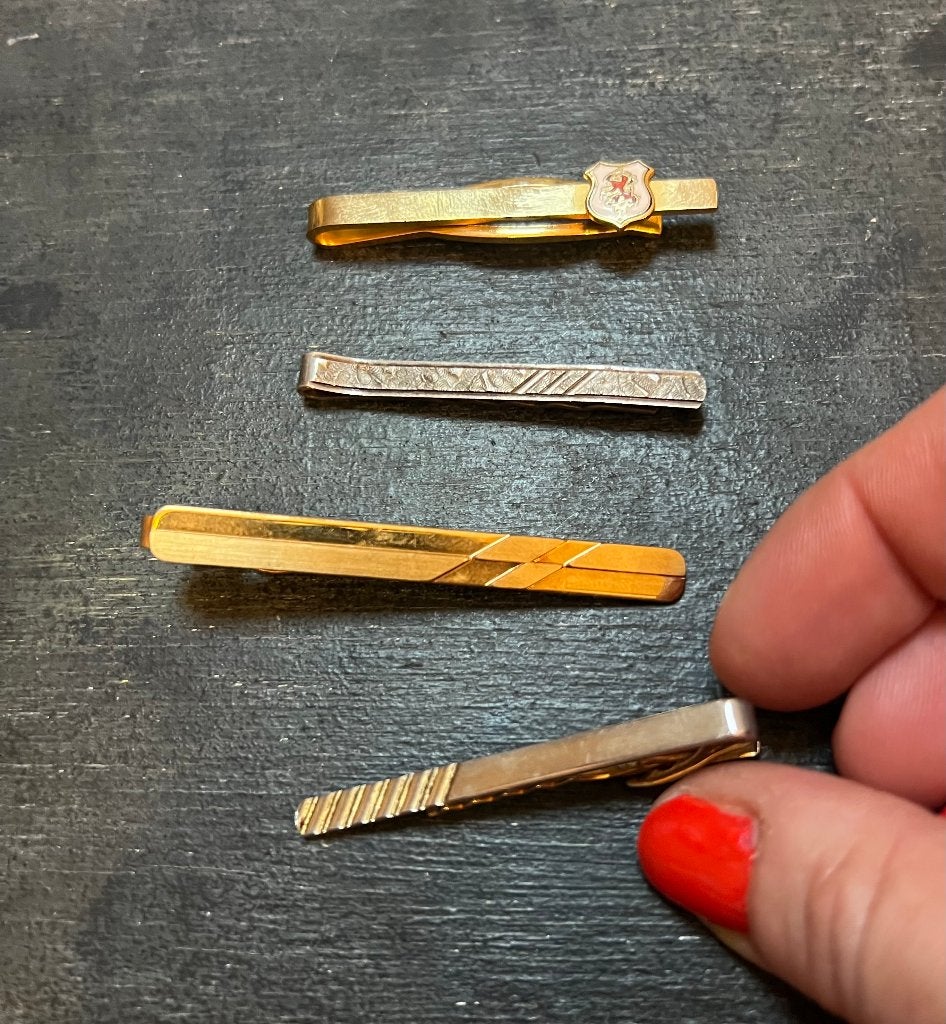 Vintage antieke vergulde lotje hoedenspelden dasspelden knip, Ophalen of Verzenden, Overige materialen, Verguld