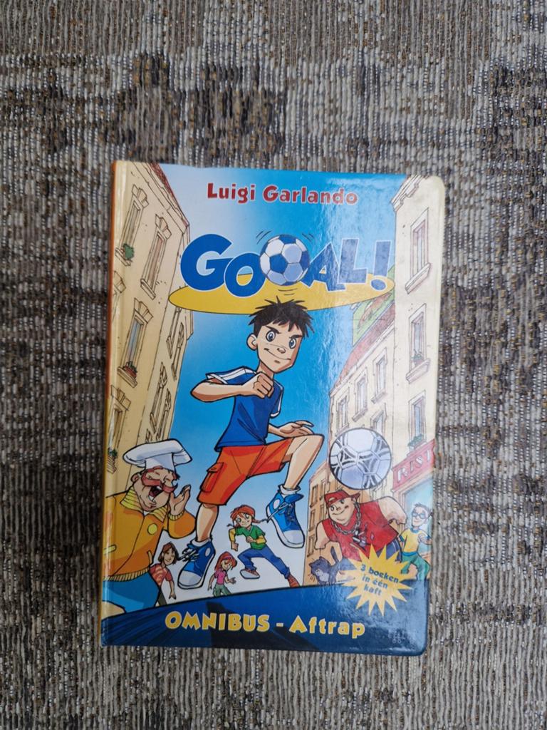 Goal! Omnibus - Aftrap (3 boeken in 1), Boeken, Ophalen of Verzenden, Gelezen, Luigi Garlando, Fictie algemeen