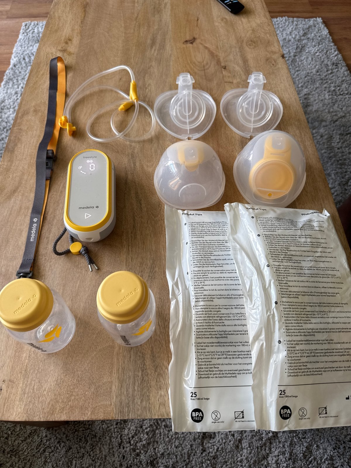 Medela Freestyle Flex Dubbele Borstkolf met accessoires, Medela, Borstkolf, Ophalen of Verzenden, Zo goed als nieuw