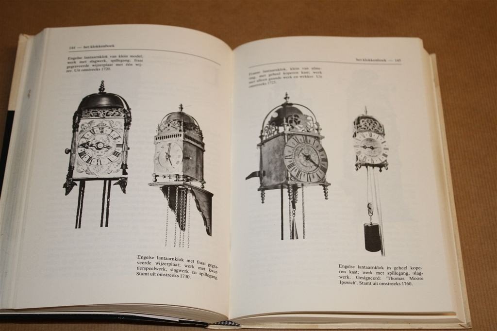 Het klokkenboek. Antieke klokken. Anton van Oirschot., Verzenden