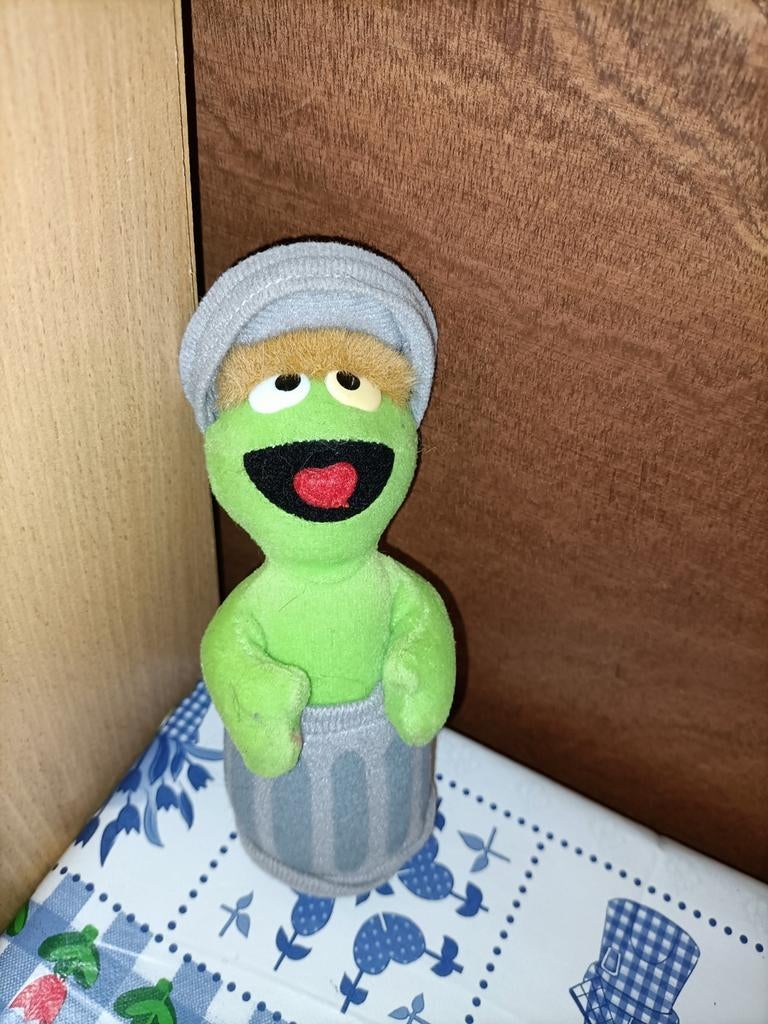Oude Oscar knuffeltje The Muppets 17 cm groot, Kinderen en Baby's, Speelgoed | Knuffels en Pluche, Ophalen of Verzenden, Zo goed als nieuw