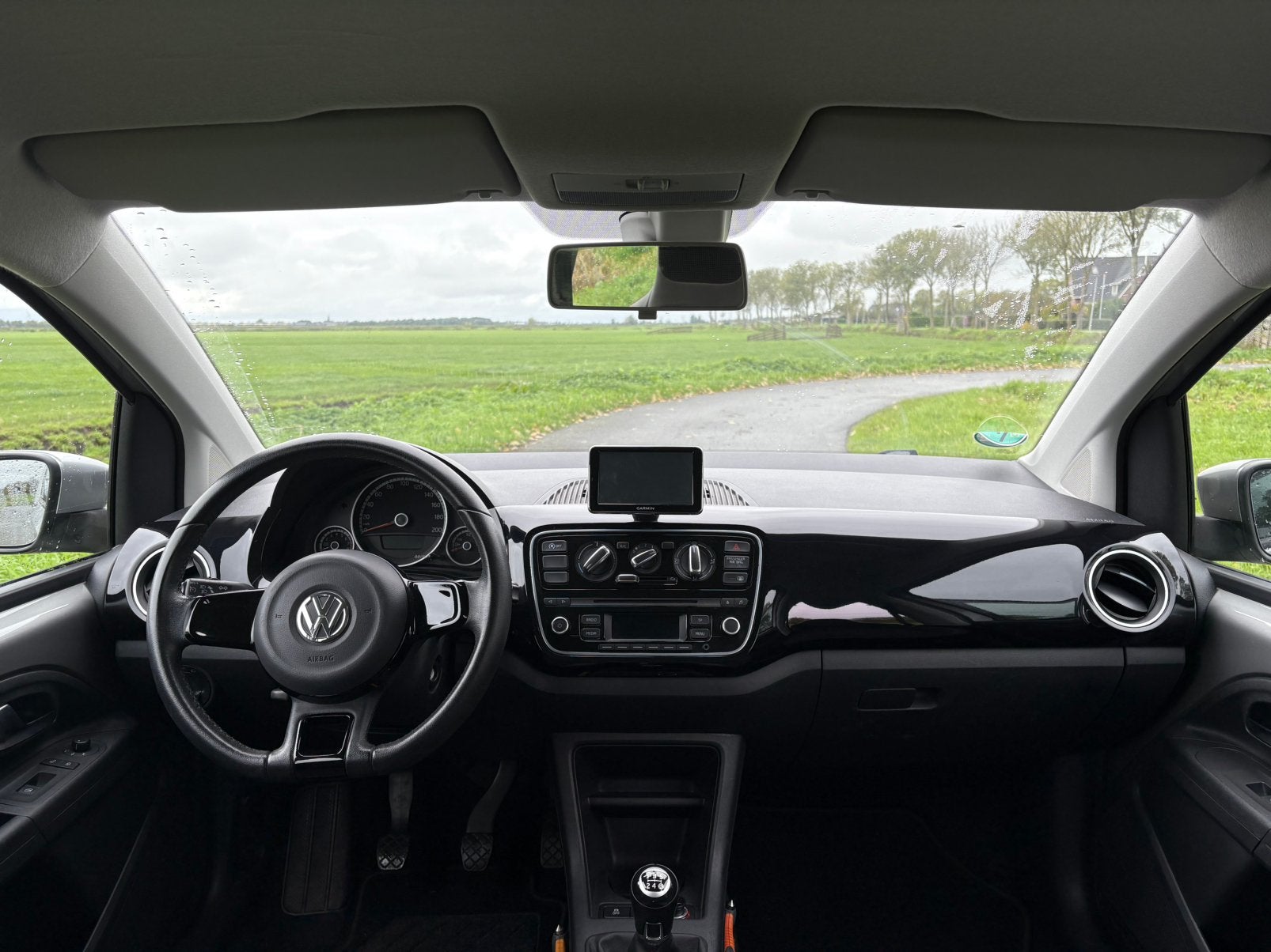 Mooie Volkswagen High UP • 5 Deurs • Cruise • Airco • NL NAP, Auto's, 840 kg, 4 stoelen, Origineel Nederlands, 24 km/l