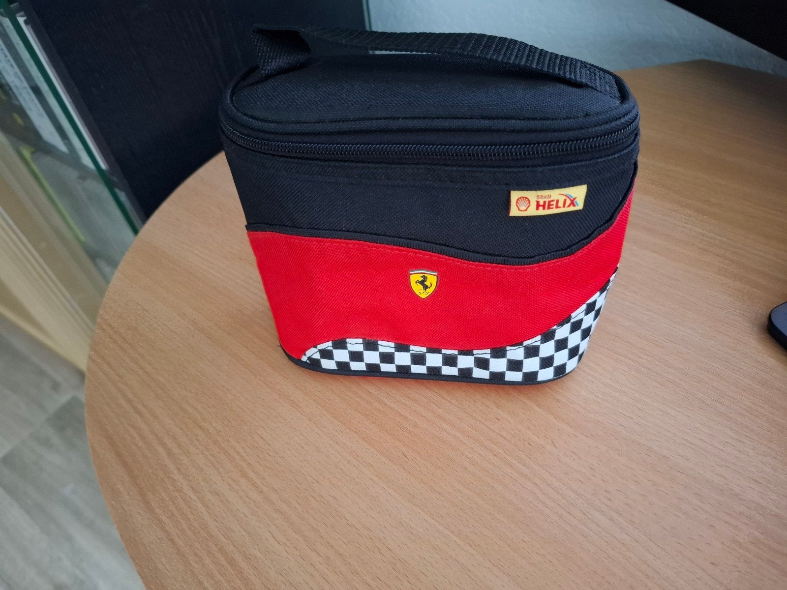 Ferrari Shell Helix tasje F1, Ophalen of Verzenden, Zo goed als nieuw, Formule 1