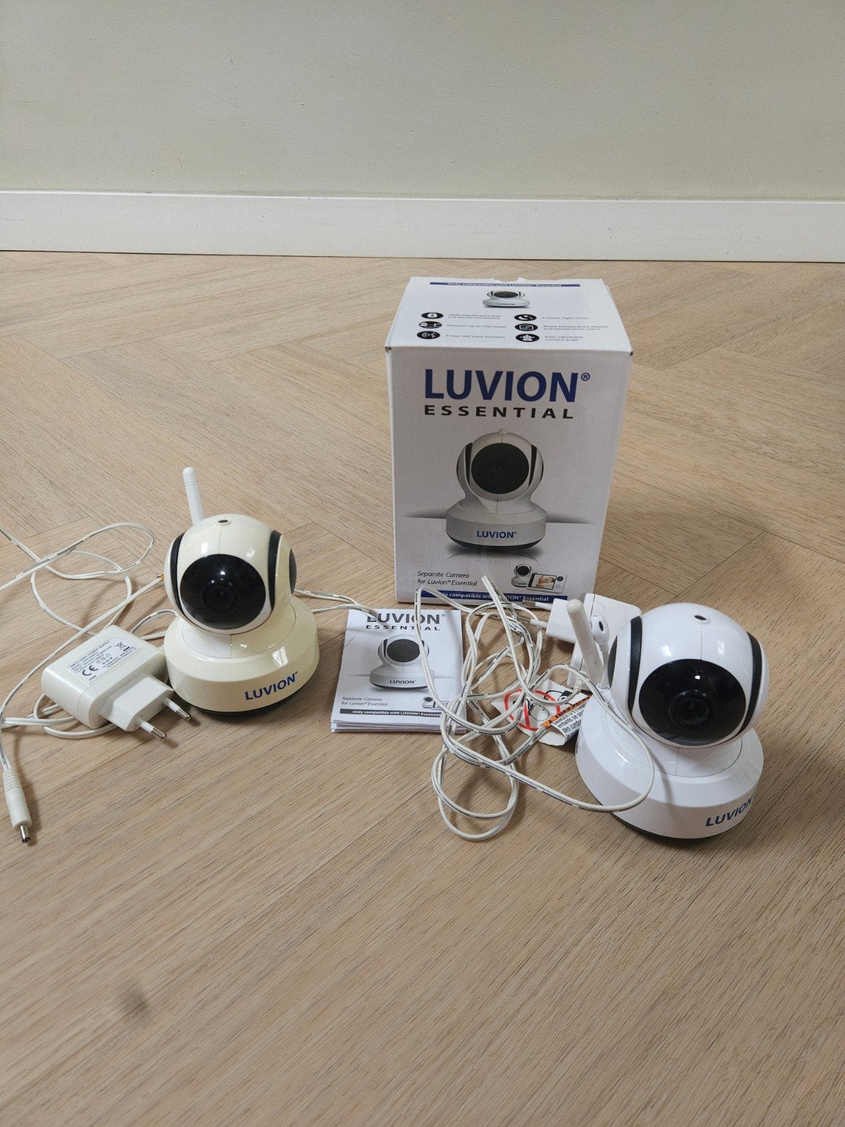 Luvion Essential Babyfoon met Camera (2 stuks), Ophalen of Verzenden, Zo goed als nieuw, 250 meter of meer, Camera