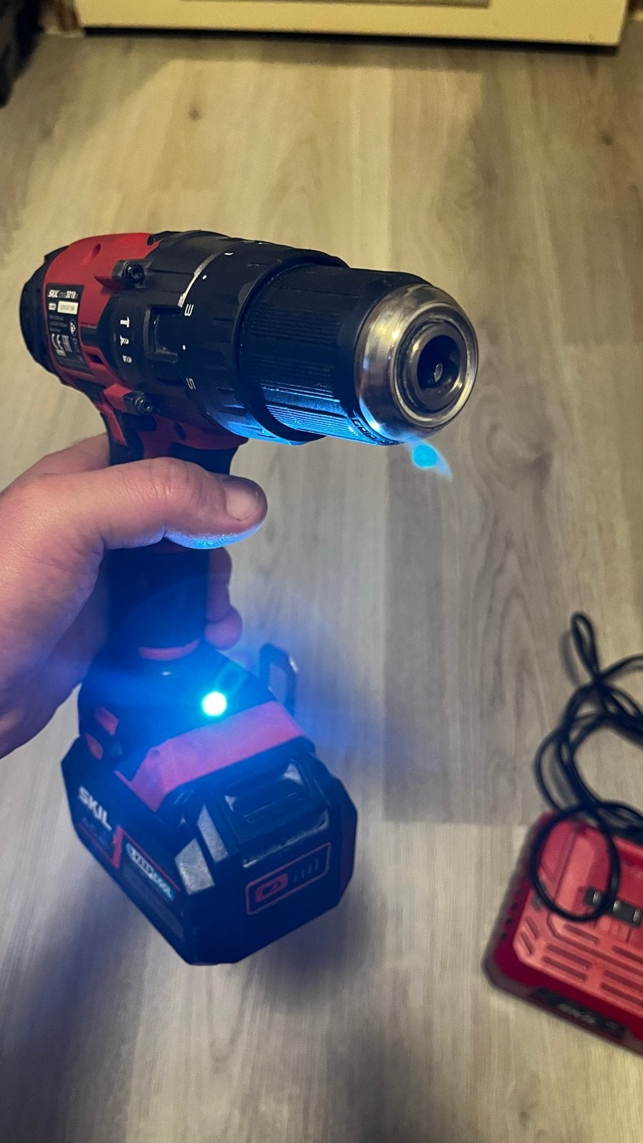 Foto 9 van SKIL Accuboormachine 20V met lader en 4.0 Ah accu