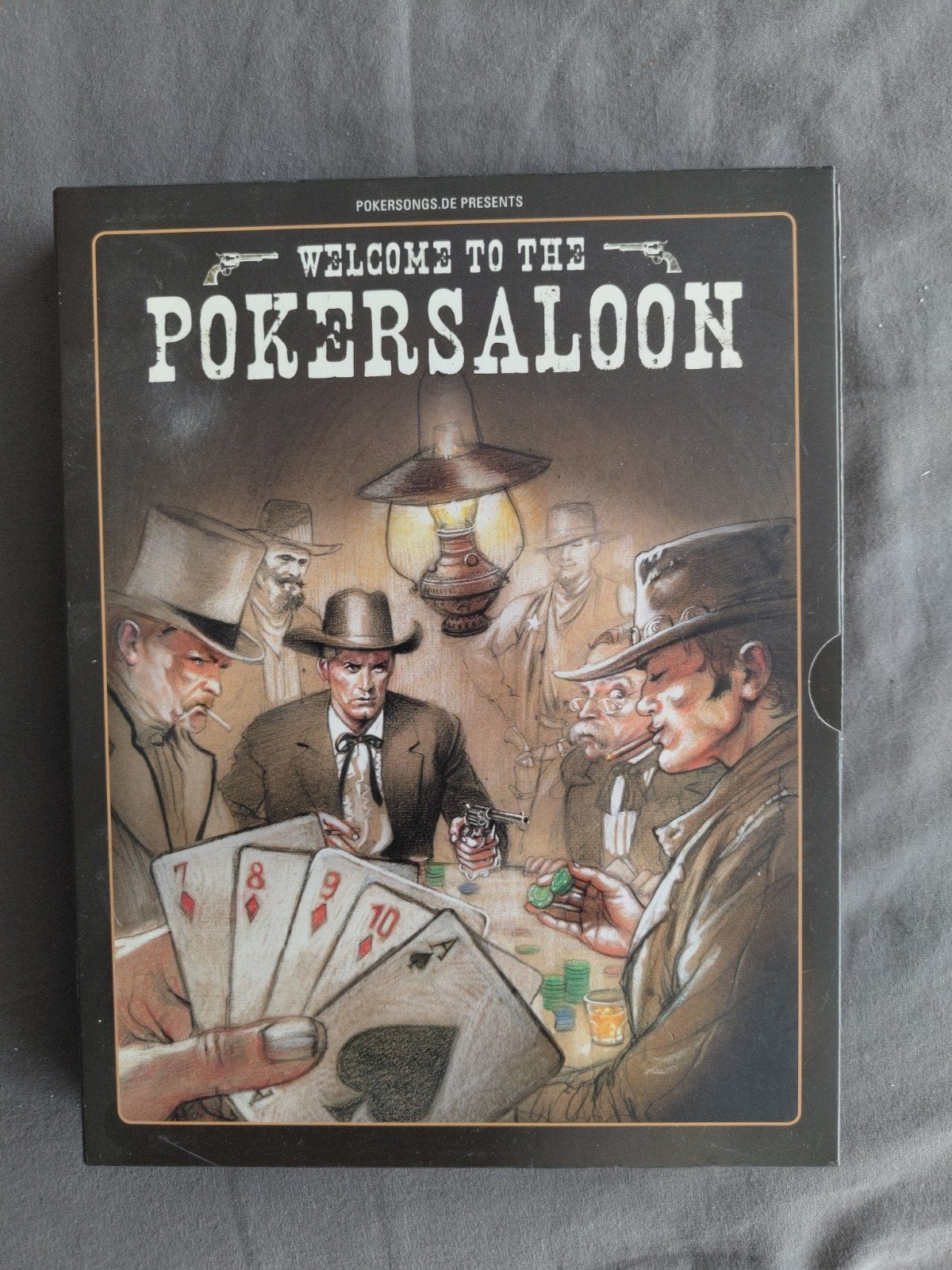 Welcome to the Pokersaloon CD Boxset met speelkaarten, Boxset, Inclusief doosje, Ophalen of Verzenden, Zo goed als nieuw
