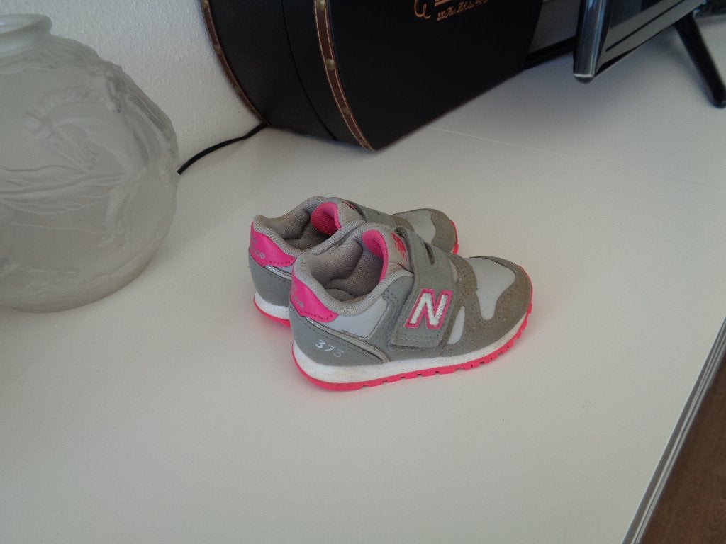 New Balance schoentjes mt 21, Schoentjes, Meisje, Ophalen of Verzenden, Zo goed als nieuw