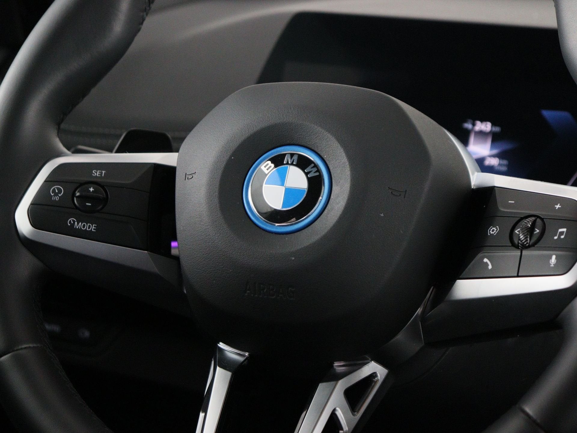 BMW iX1 xDrive30 67 kWh M Sport Edition Accu SoH 100%, Auto's, Gebruikt, Zwart, Met garantie (alle), Vierwielaandrijving