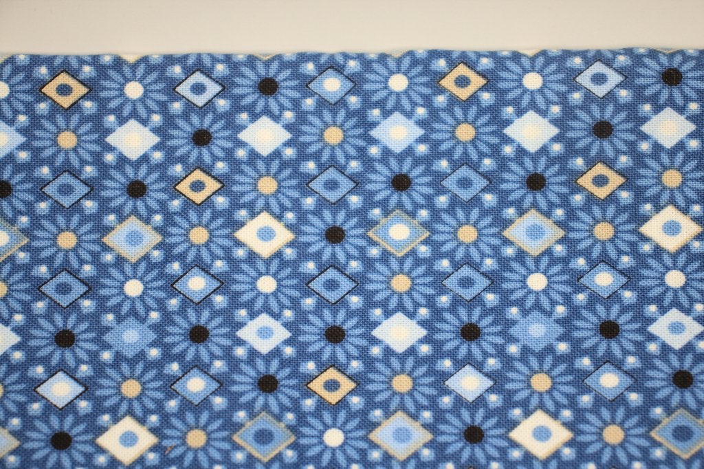 Coupon 100% katoen stof - blauw met vierkanten bloem #4640, Blauw, Nieuw, Ophalen of Verzenden, 30 tot 120 cm