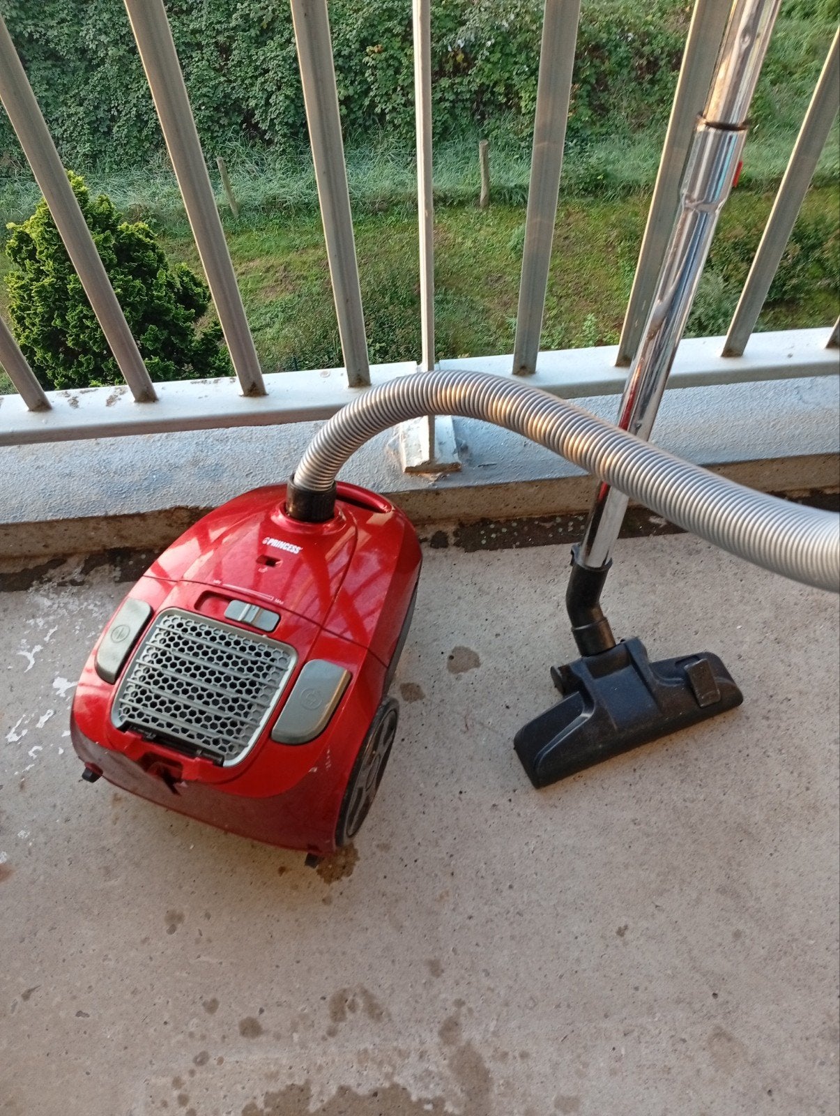 Princess Power Deluxe Stofzuiger - Rood, 700W, Stofzak, Gebruikt, Ophalen of Verzenden, Sledestofzuiger