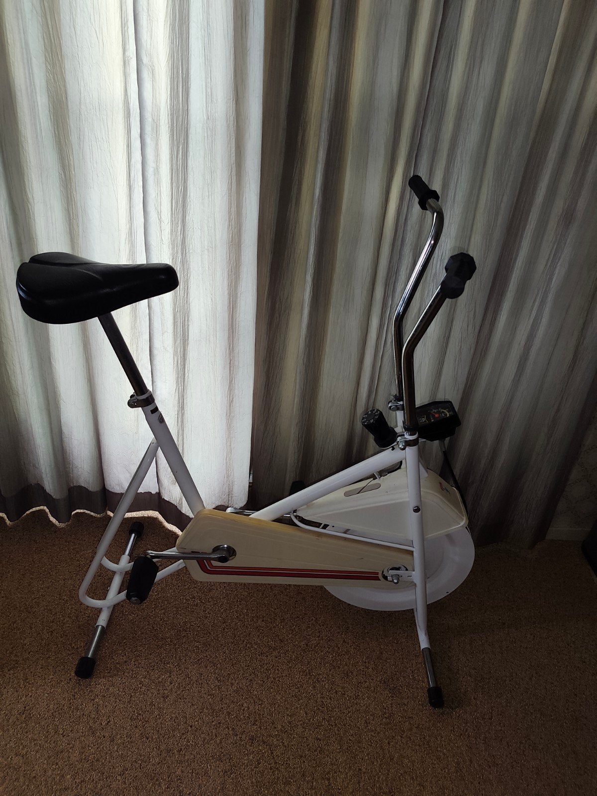 eenvoudige Hometrainer, Sport en Fitness, Fitnessapparatuur, Ophalen, Gebruikt, Metaal, Benen