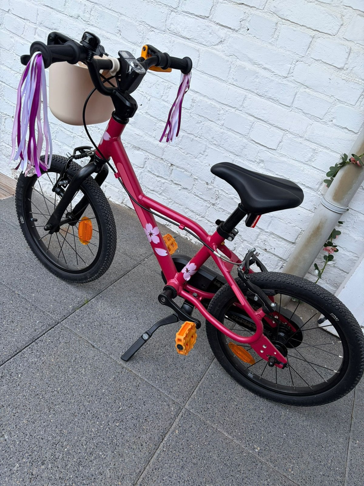 16 inch bijna nieuwe meisjes fiets., Ophalen, Velgrem, 16 inch, Handrem