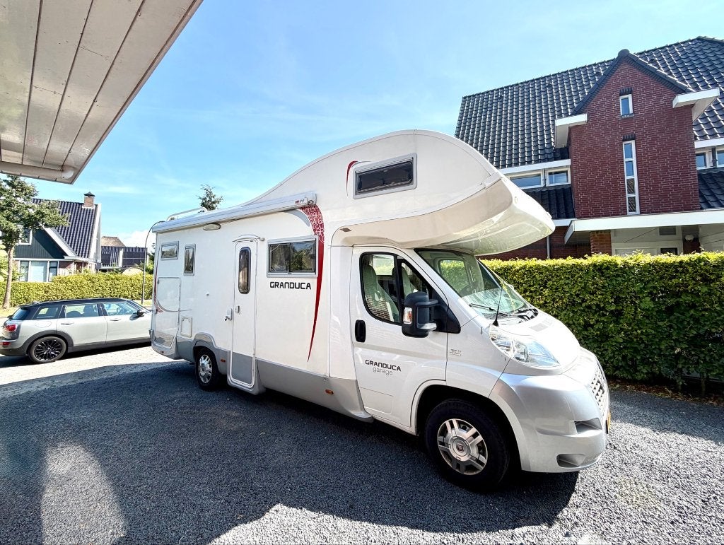 Caravans And Camping Gezinscamper