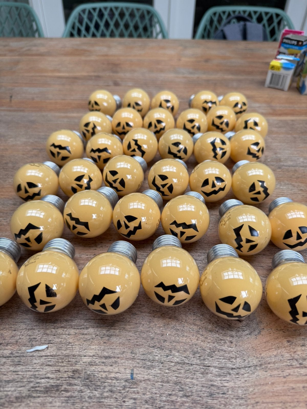 Halloween Partylights Philips, kogellamp E27, 15W, Huis en Inrichting, Ophalen of Verzenden, Zo goed als nieuw, E27 (groot), Led-lamp