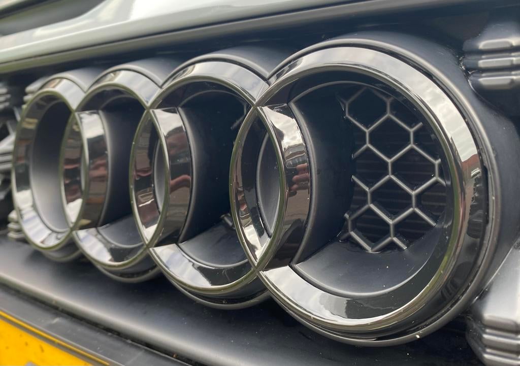 Audi Ringen embleem / logo voor-, achterkant glossy black, Ophalen of Verzenden, Nieuw, Audi