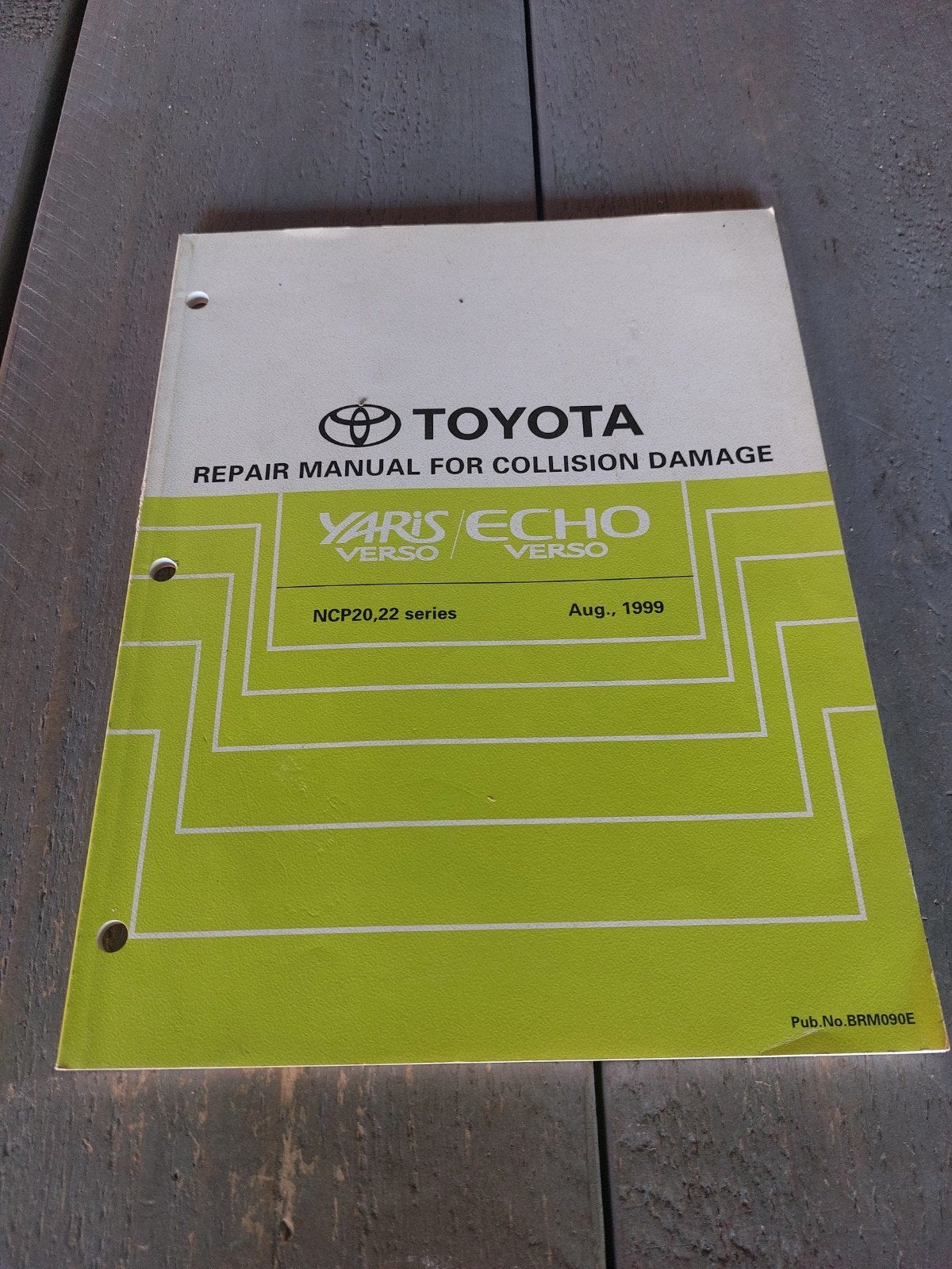 REPAIR MANUAL FOR COLLISION DAMAGE TOYOTA YARIS VERSO  NCP20, Auto diversen, Ophalen of Verzenden