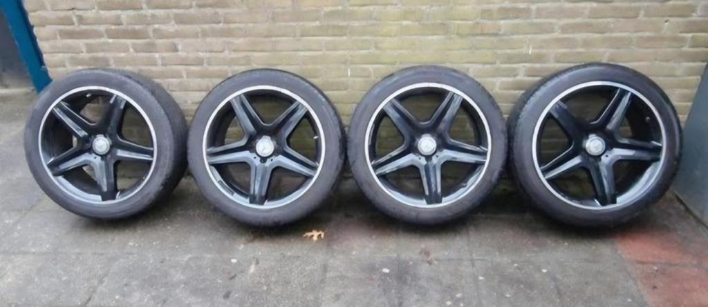 19 inch originele mercedes amg velgen met goeie zomerbanden, Auto-onderdelen, 19 inch, Banden en Velgen, Ophalen of Verzenden