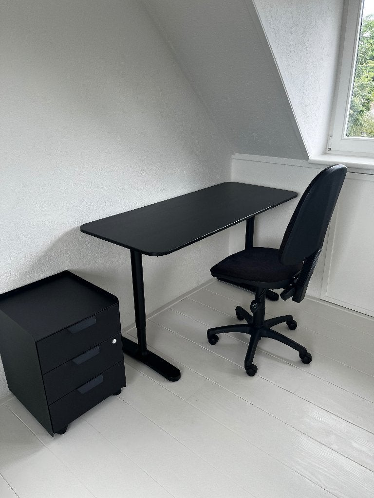 Ikea bureau Bekant met ladeblok en bureaustoel, Ophalen, Zwart, In hoogte verstelbaar, Hout