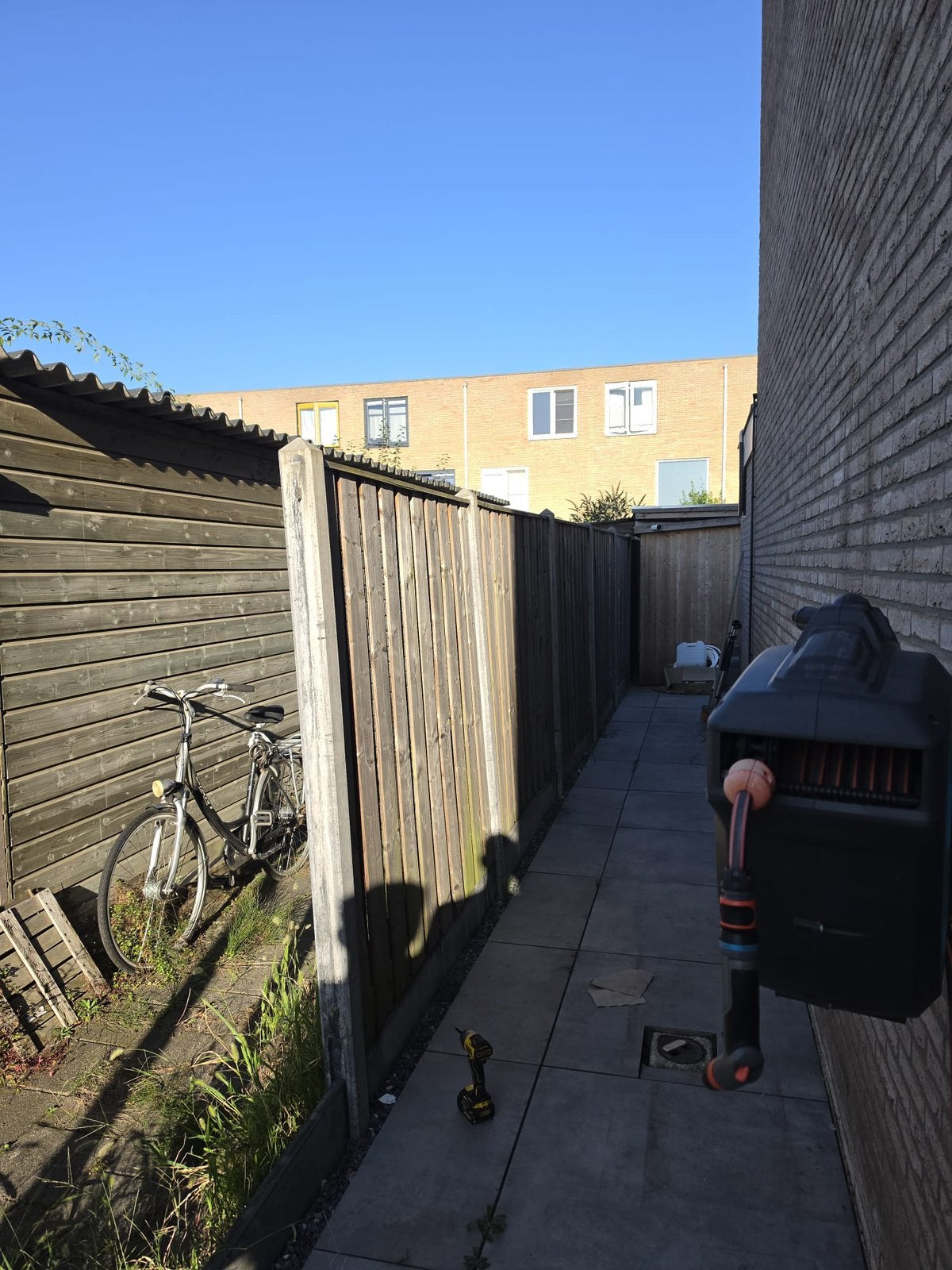 Hout/beton schutting 17 meter, Tuin en Terras, Schuttingen, Ophalen, 1 tot 2 meter, 6 meter of meer, Zo goed als nieuw