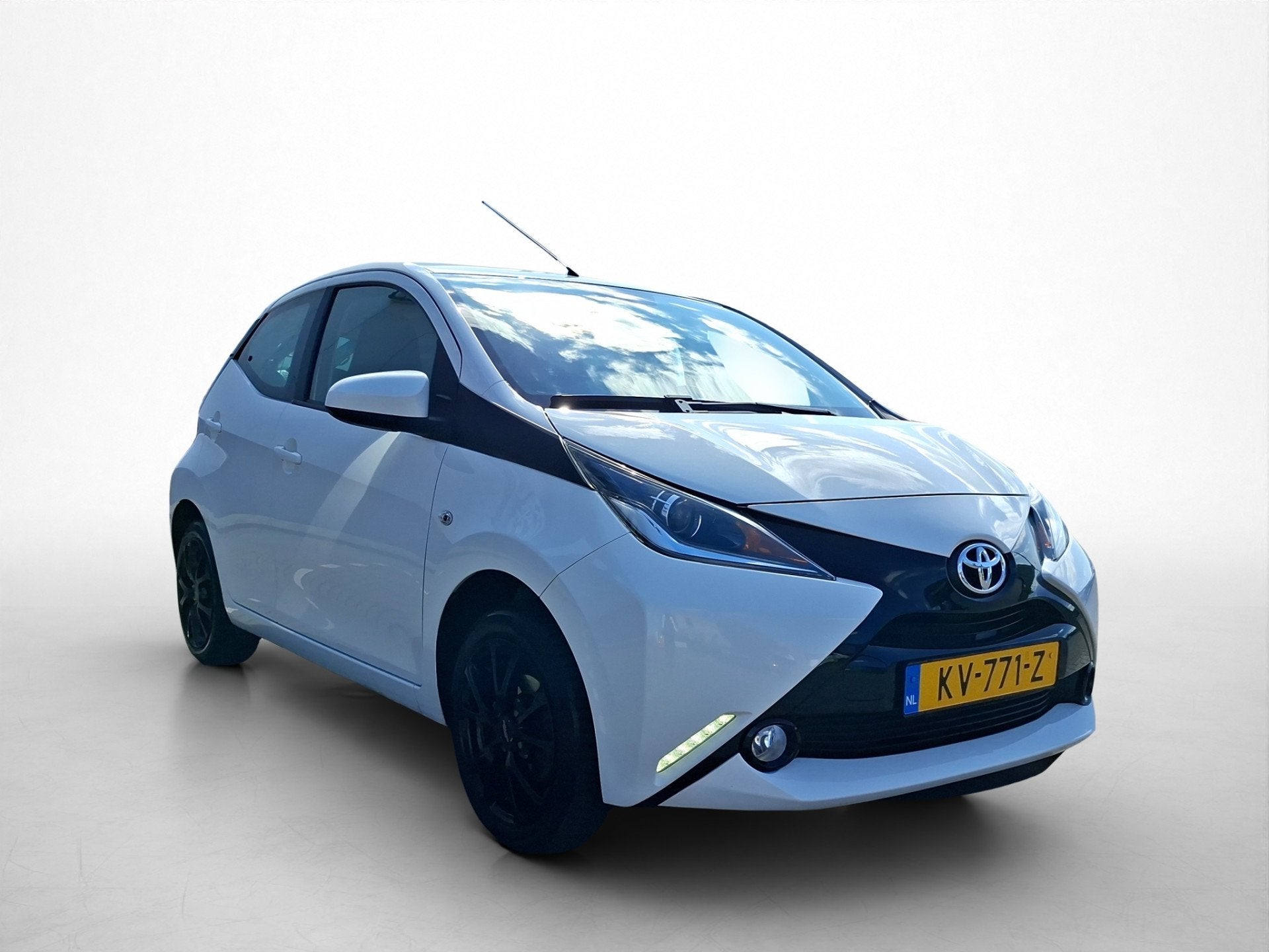 Toyota Aygo 1.0 VVT-i x-play | Airco | Geblindeerde achterru, Voorwielaandrijving, 12 maanden, Stof, Gebruikt
