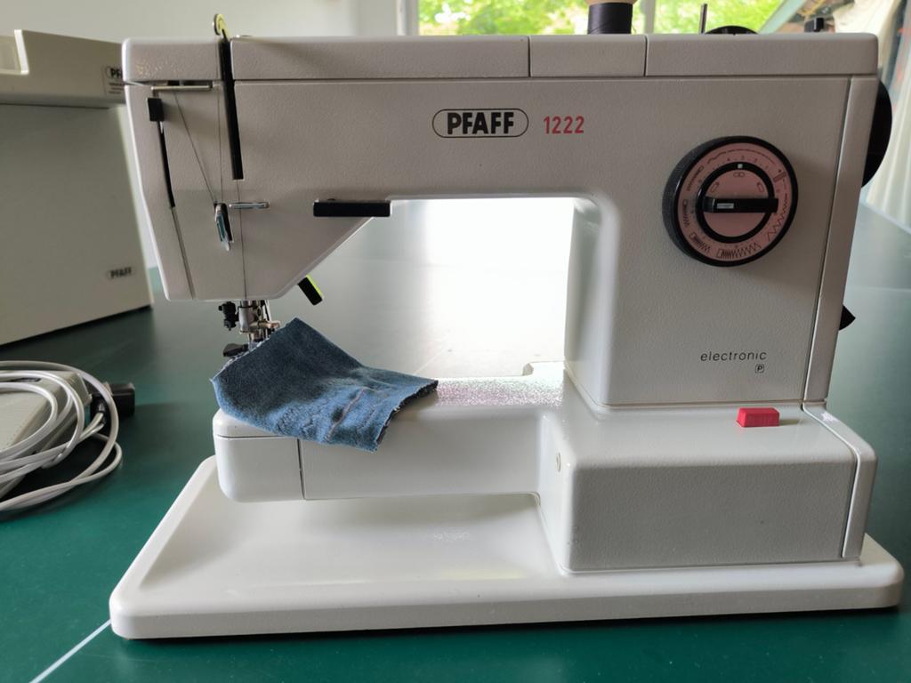 Pfaff 1222 Electronic, boventransport, klaar voor gebruik, Hobby en Vrije tijd, Ophalen, Naaimachine, Pfaff