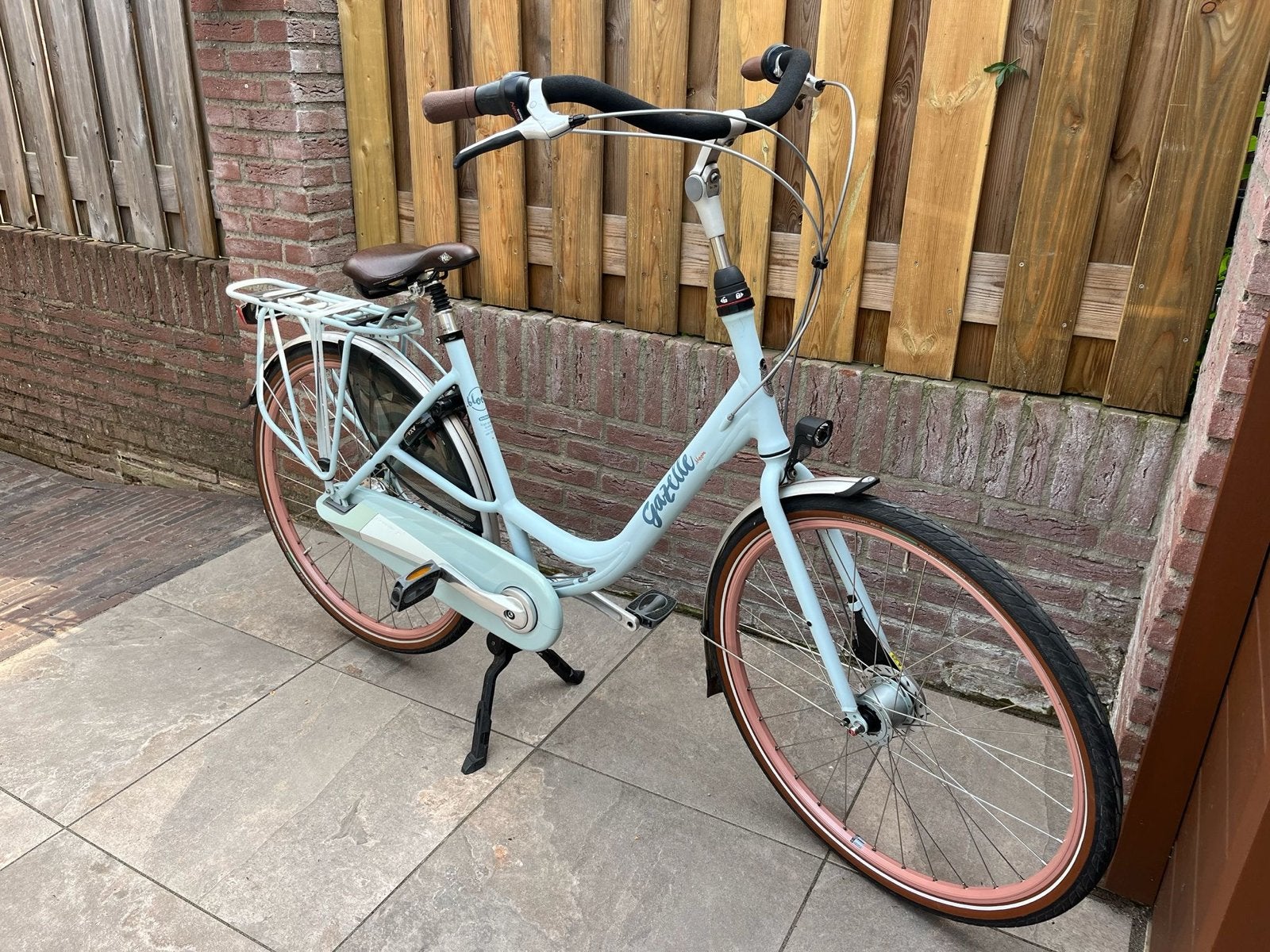 Als nieuwe Gazelle Bloom Damesfiets - met tassen, Fietsen en Brommers, Fietsen | Dames | Damesfietsen, Zo goed als nieuw, Gazelle