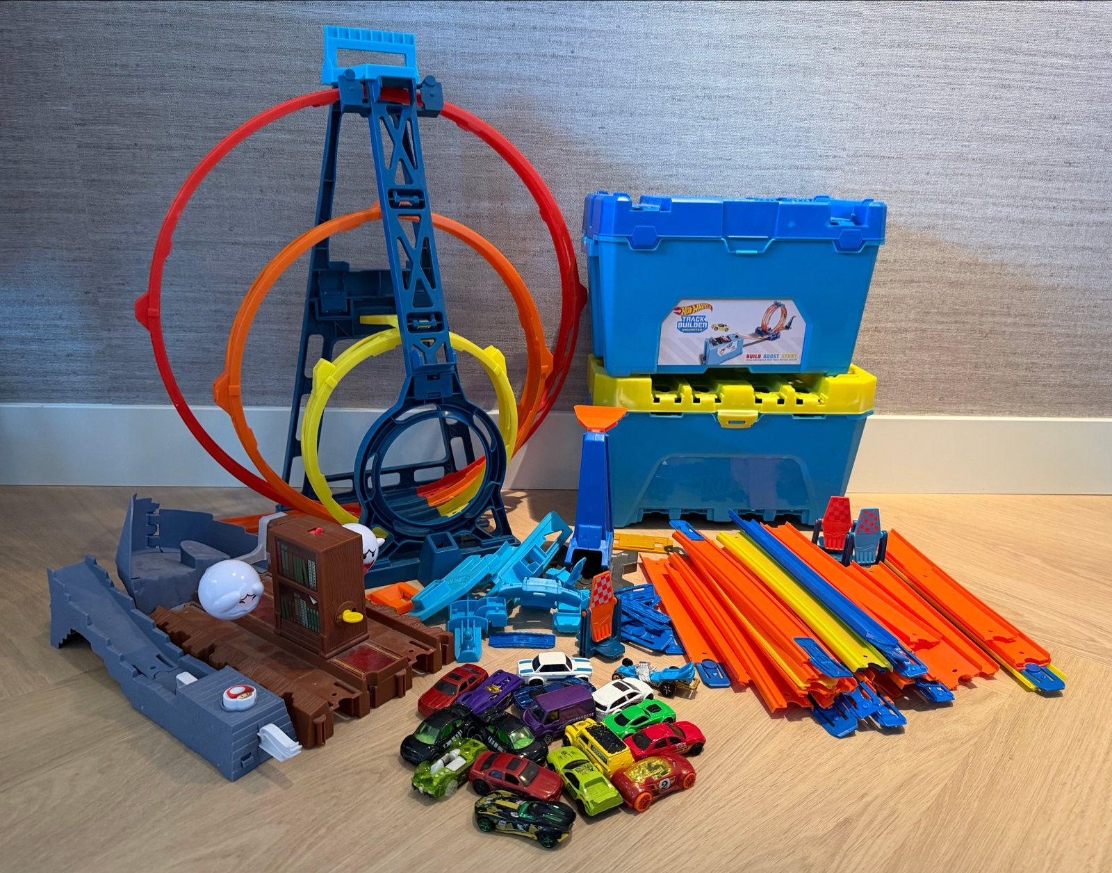 Hot Wheels set met banen, auto's en opbergboxen, Ophalen of Verzenden, Zo goed als nieuw, Jongen of Meisje