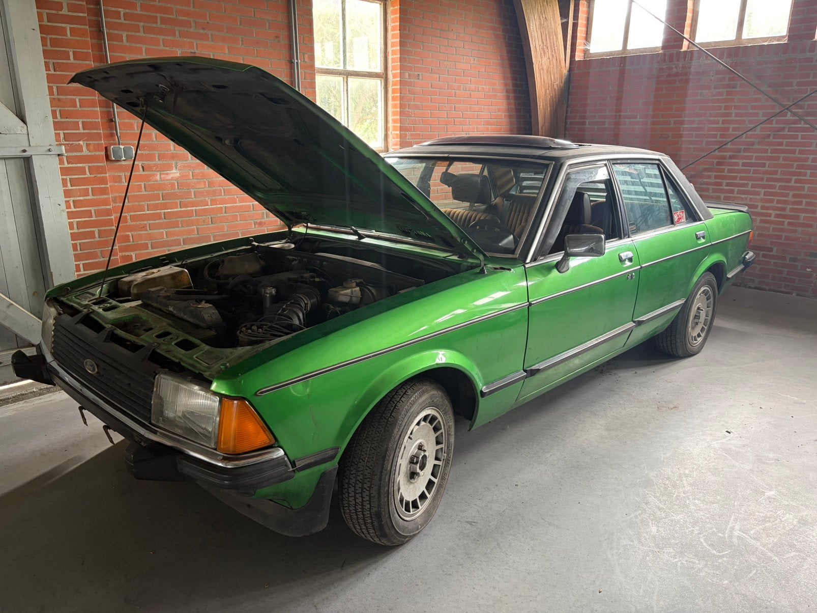Ford granada 2,8 v6 gls.  Prijs is bieden, Auto's, Oldtimers, Particulier, Ophalen