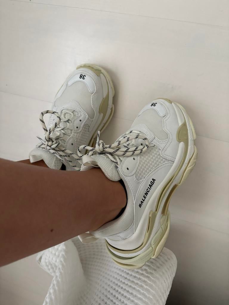 Balenciaga Triple S Sneakers wit beige maat 38, Wit, Ophalen of Verzenden, Sneakers of Gympen, Zo goed als nieuw