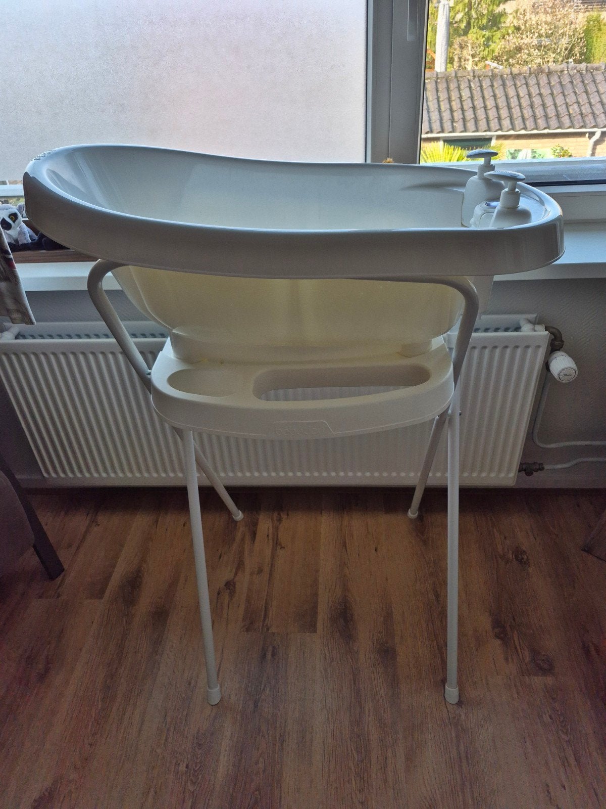 Bébé-jou babybadje met standaard en thermometer, Kinderen en Baby's, Badjes en Verzorging, Ophalen, Gebruikt, Badje, Bébé-jou