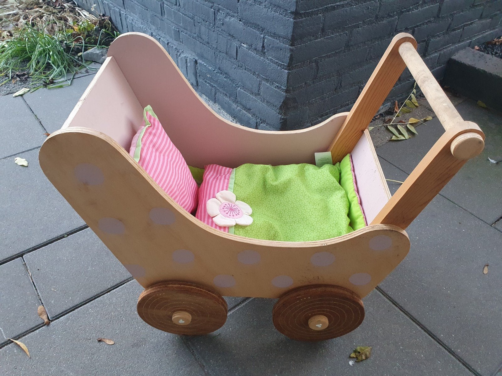 Houten poppenwagen voor de poppen moeder, Kinderen en Baby's, Speelgoed | Houten speelgoed, Ophalen, Gebruikt