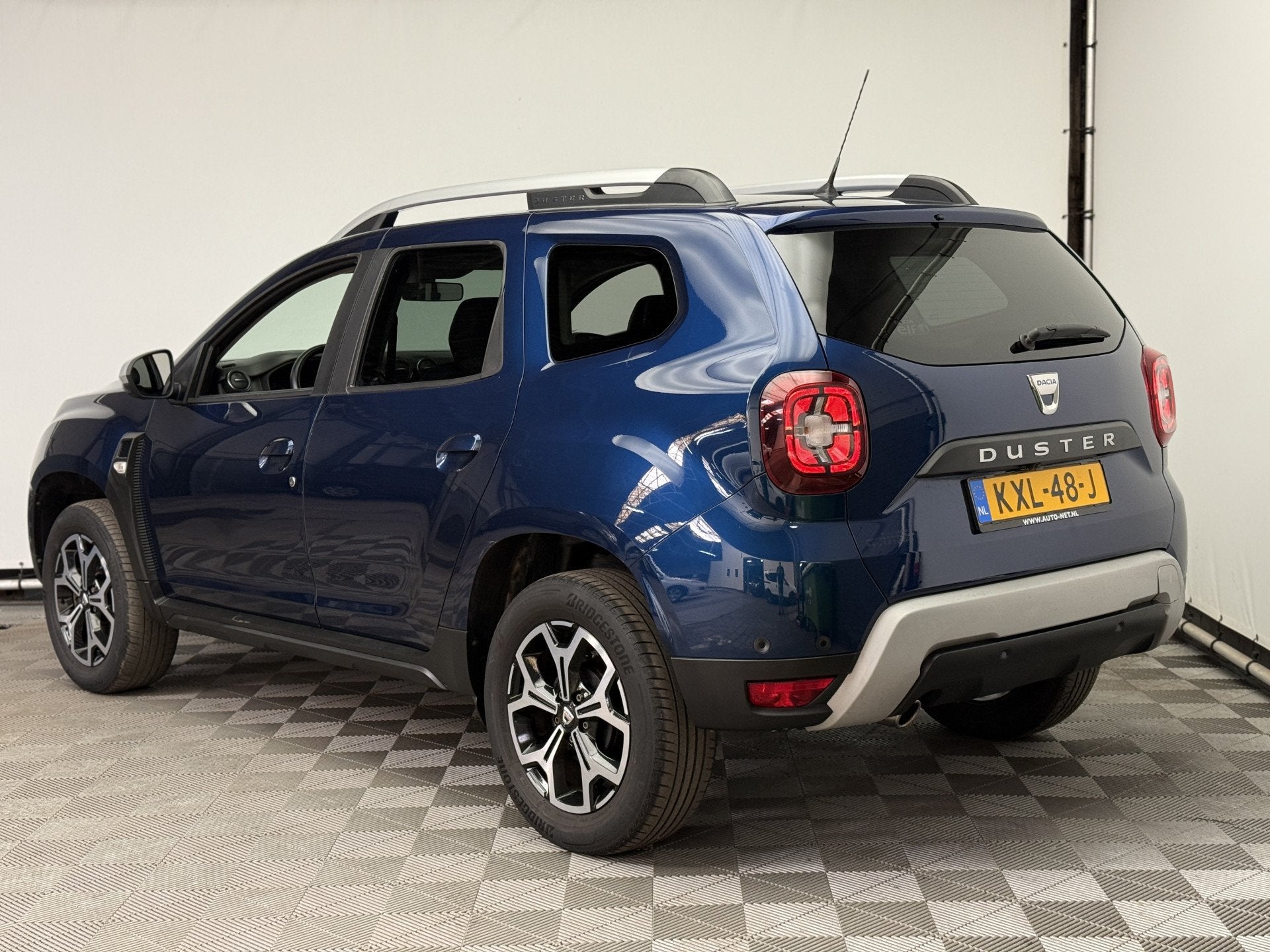 Dacia Duster 1.2 TCe Prestige 360 Camera LM17" Navi, Auto's, Voorwielaandrijving, Gebruikt, 4 cilinders, Leder