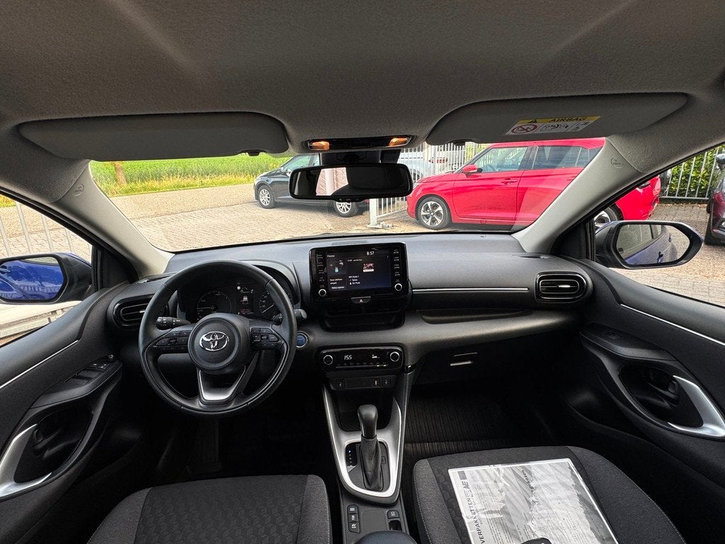 Toyota Yaris 1.5 Hybrid Active LED / CAMERA / CARPLAY / LMV, Gebruikt, Zwart, Blauw, 450 kg