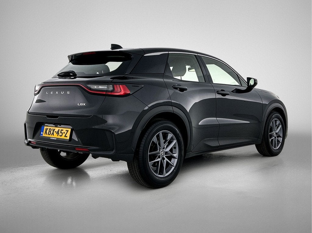 Lexus LBX Limited Edition | BTW Voertuig | Dealeronderhouden, 12 maanden, Gebruikt, Zwart, 1490 cc