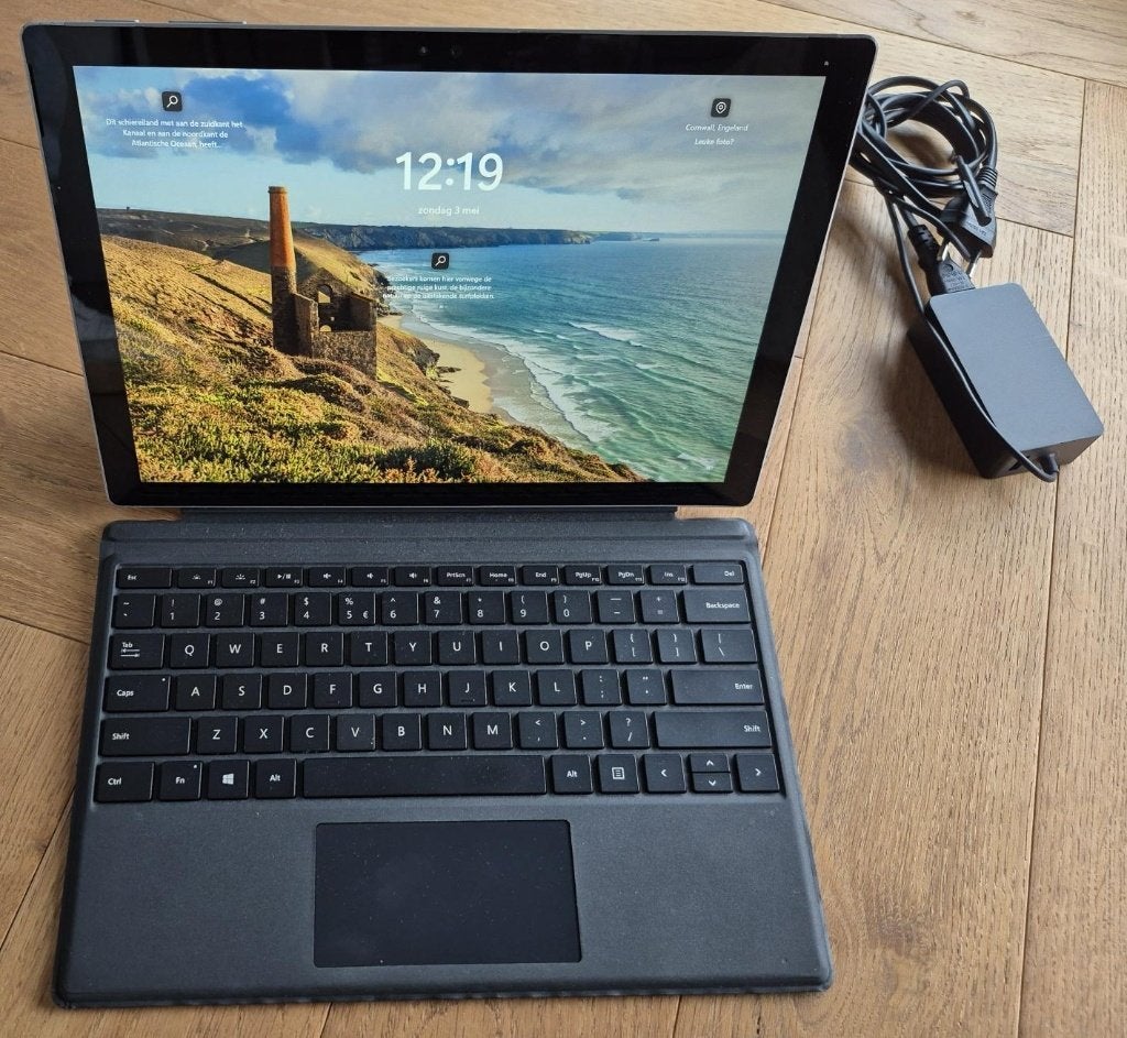 Microsoft Surface Pro 4 - Core i5 - Win11, 2 tot 3 Ghz, Qwerty, 13 inch, Met touchscreen