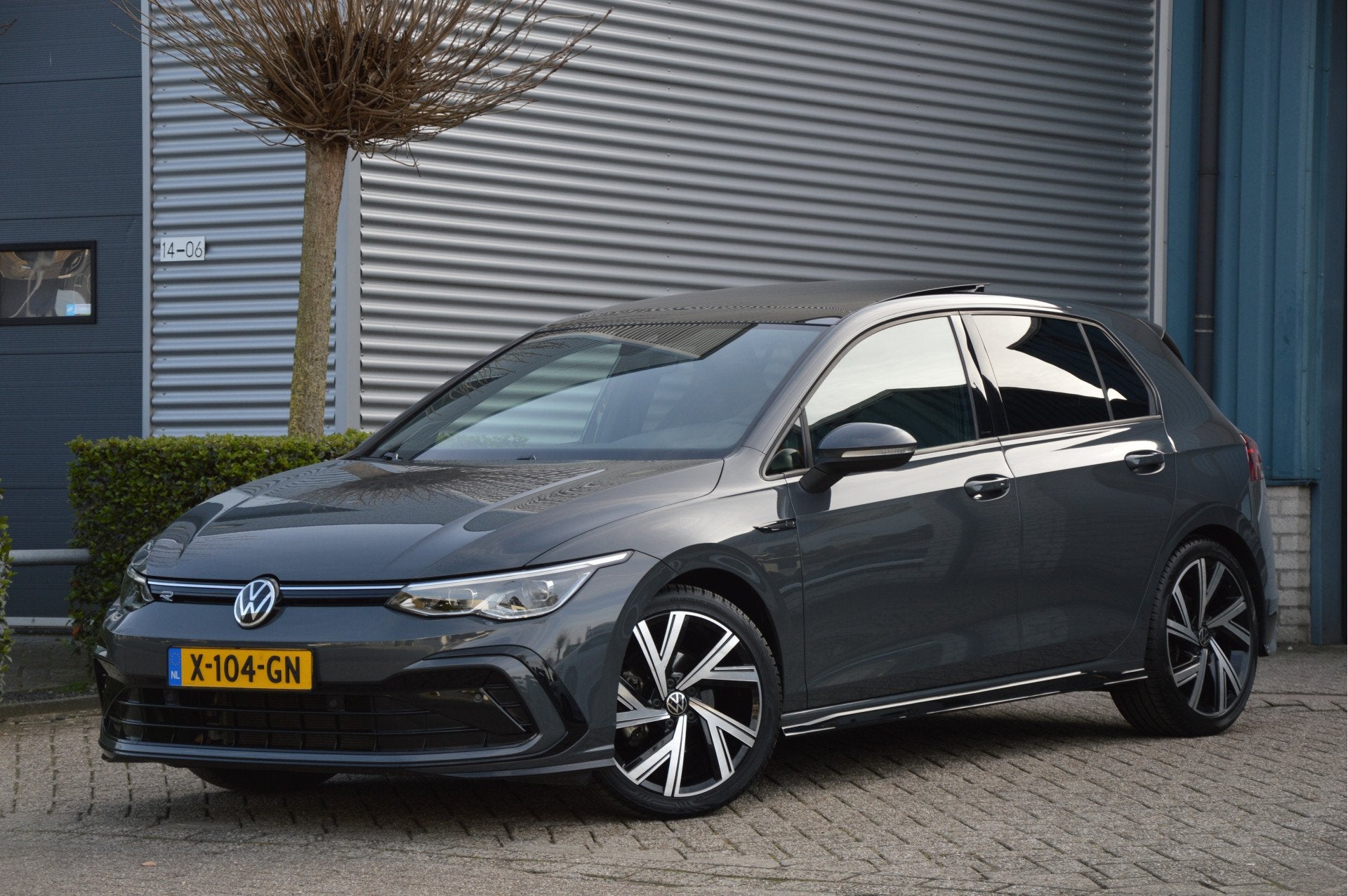 Volkswagen Golf 1.5 eTSI R-Line PANORAMA | H&K | LED | CAMER, 4 cilinders, 150 pk, Bedrijf, Golf