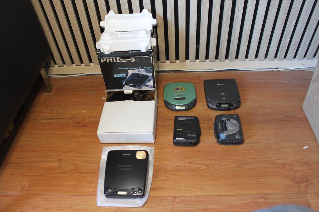 Walk/dismans met nakijk werk. zie foto.s, Ophalen of Verzenden, Discman