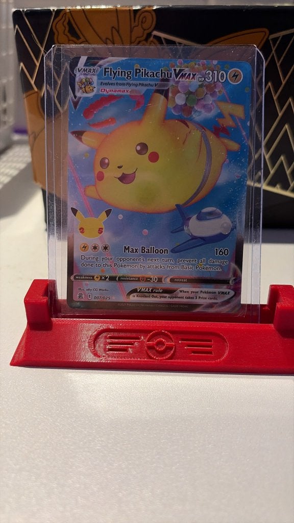 007/025 Flying Pikachu Vmax uit Celebrations, Ophalen of Verzenden, Nieuw, Losse kaart