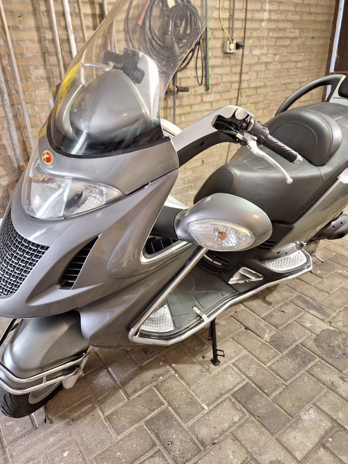Kymco Grand Dink 50S Scooter - Goed onderhouden, Fietsen en Brommers, Gebruikt, Kymco, Maximaal 45 km/u, Ophalen of Verzenden