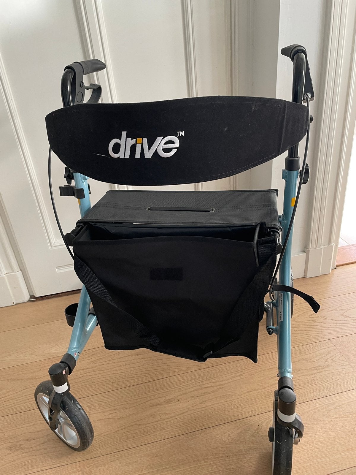 Nieuwe rollator met mandje, nooit gebruikt, Ophalen, Opvouwbaar, Nieuw