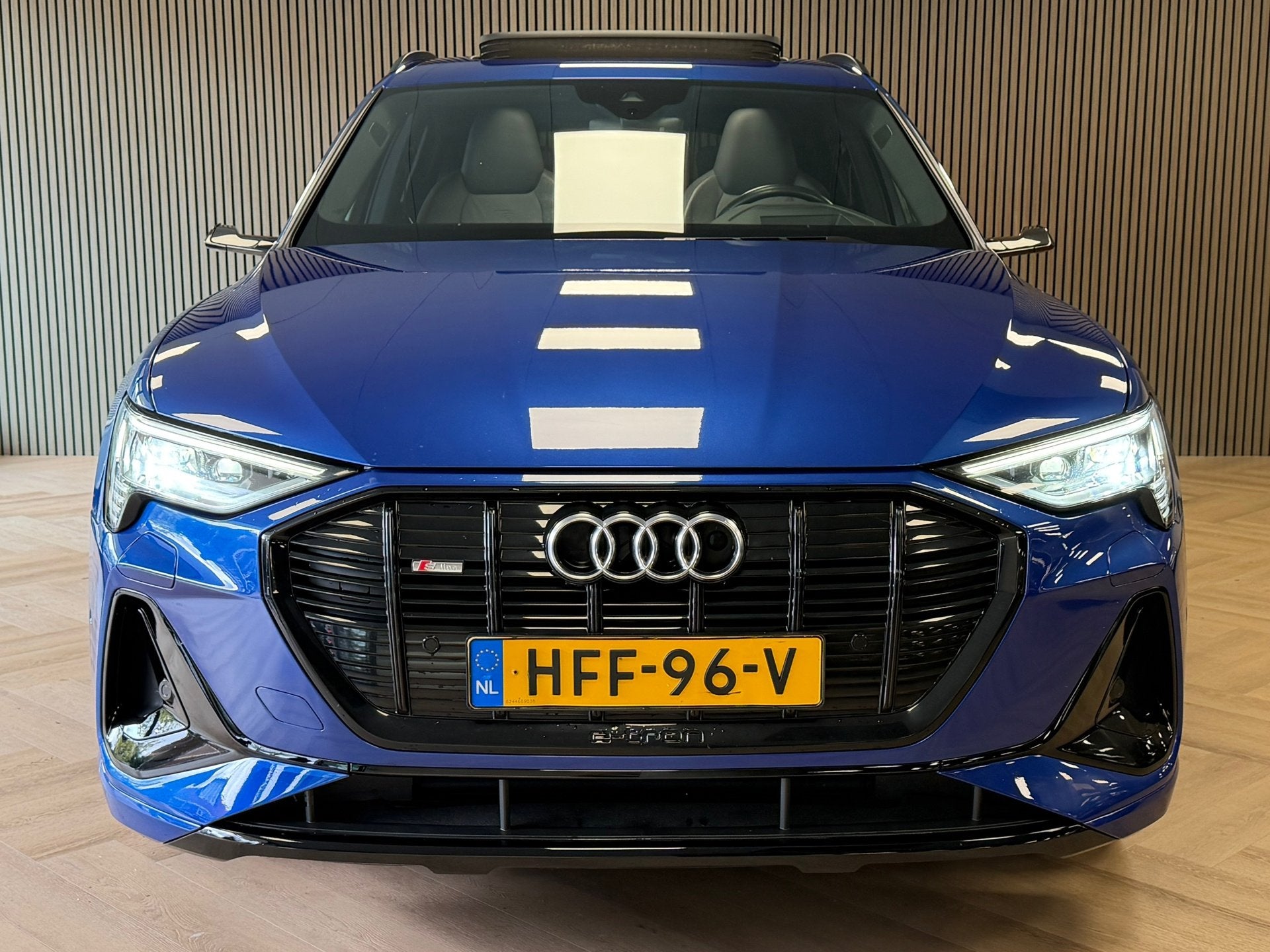 Audi E-tron Sportback 55 quattro S edition 95 kWh SOH 88,72%, Auto's, Automaat, 95 kWh, Met garantie (alle), Blauw