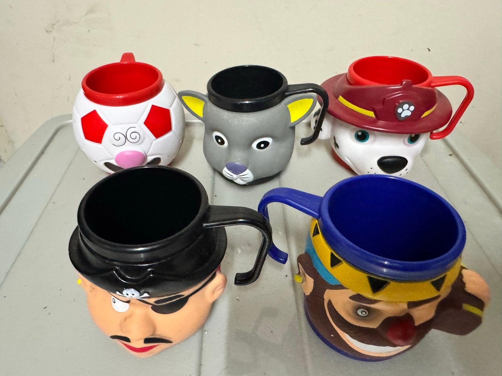 Leuke drinkbekers voor kinderfeestje of traktatie, Ophalen, Gebruikt, Jongen of Meisje