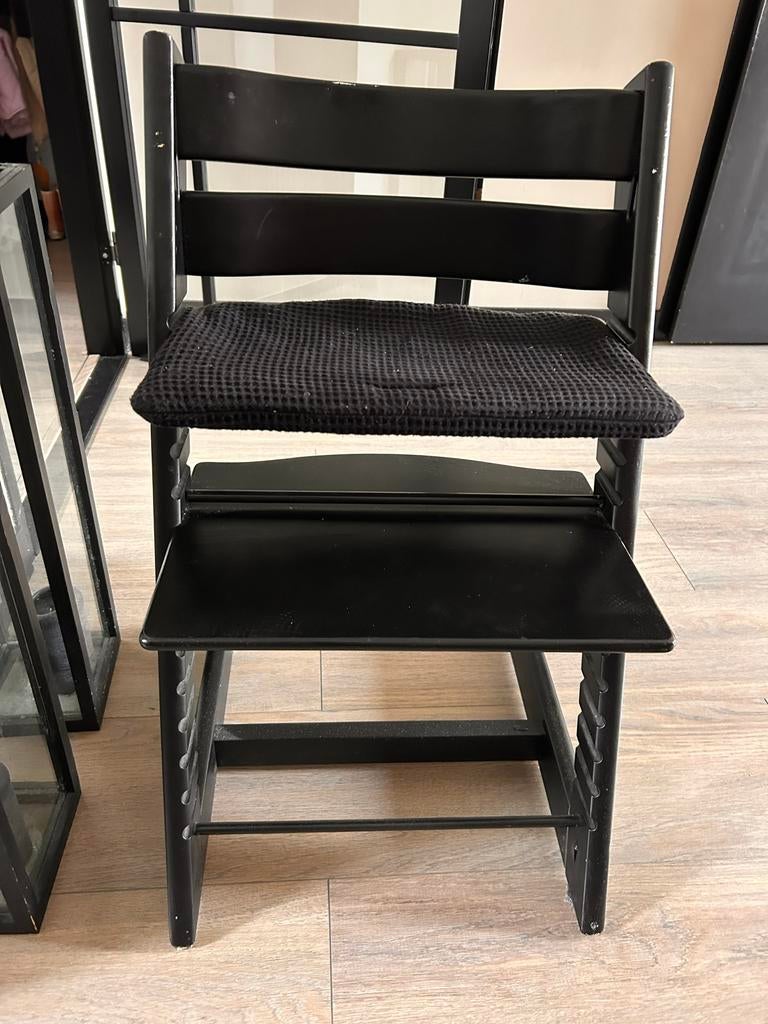 Gebruikte Trip Trap stoel - Zwart, Kinderen en Baby's, Kinderstoelen, Ophalen, Zo goed als nieuw, Meegroeistoel