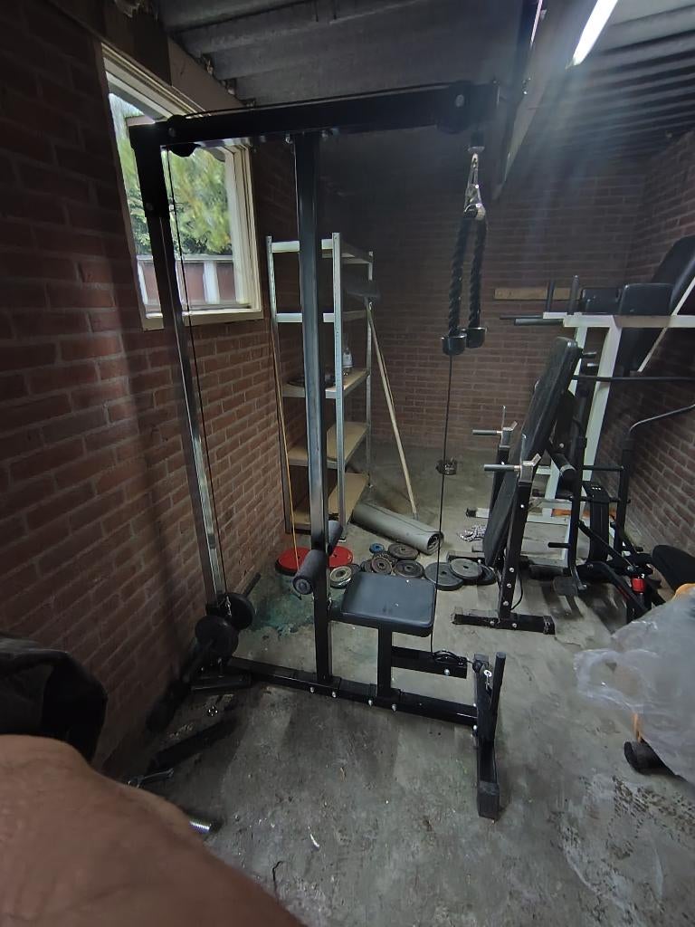 Lat pulley station met triceps en biceps functie, Ophalen, Krachtstation, Geen idee, Zo goed als nieuw