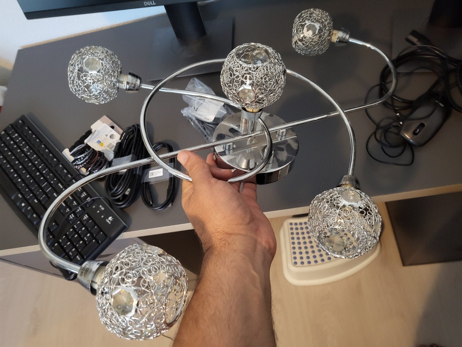 2 x 5 bollen plafond
2 1 bollen voor muur
mooie setje, Ophalen of Verzenden
