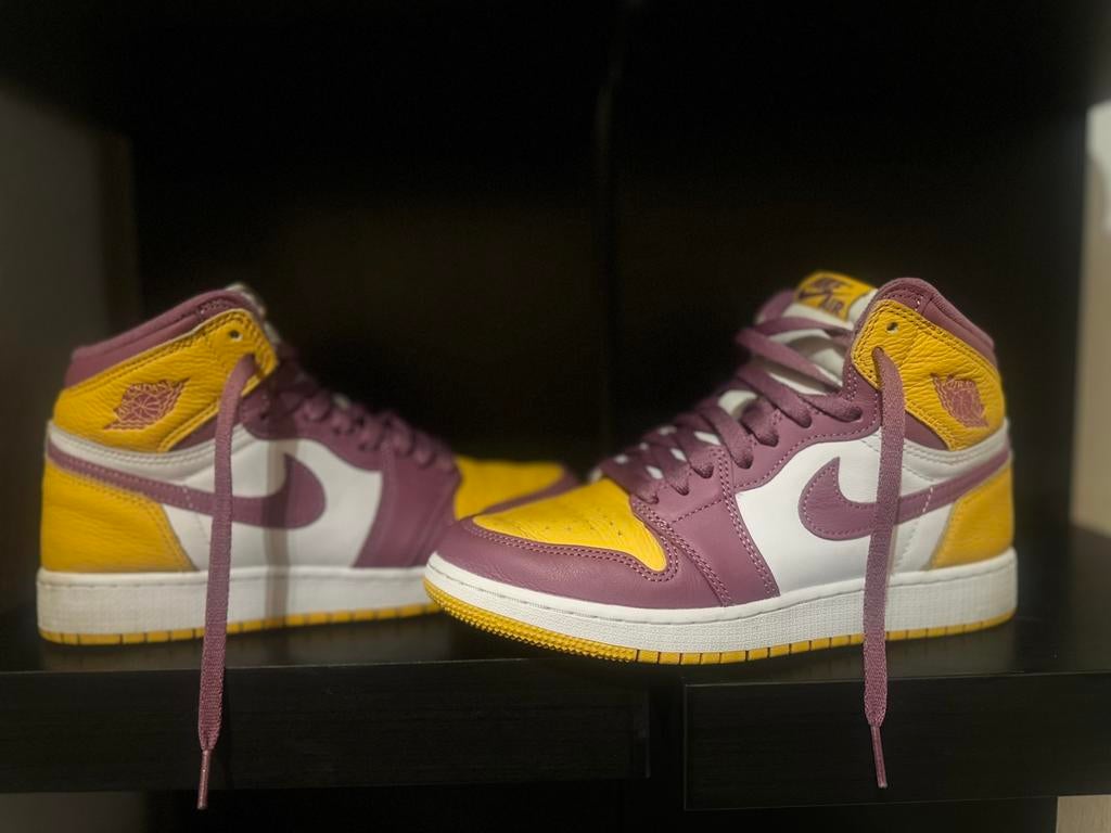 Nike Air Jordan 1 Mid Lakers, Ophalen of Verzenden, Nieuw, Overige kleuren